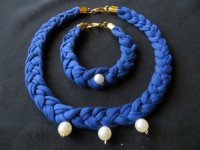 Collar trenza fina trapillo y perlas cierre dorado